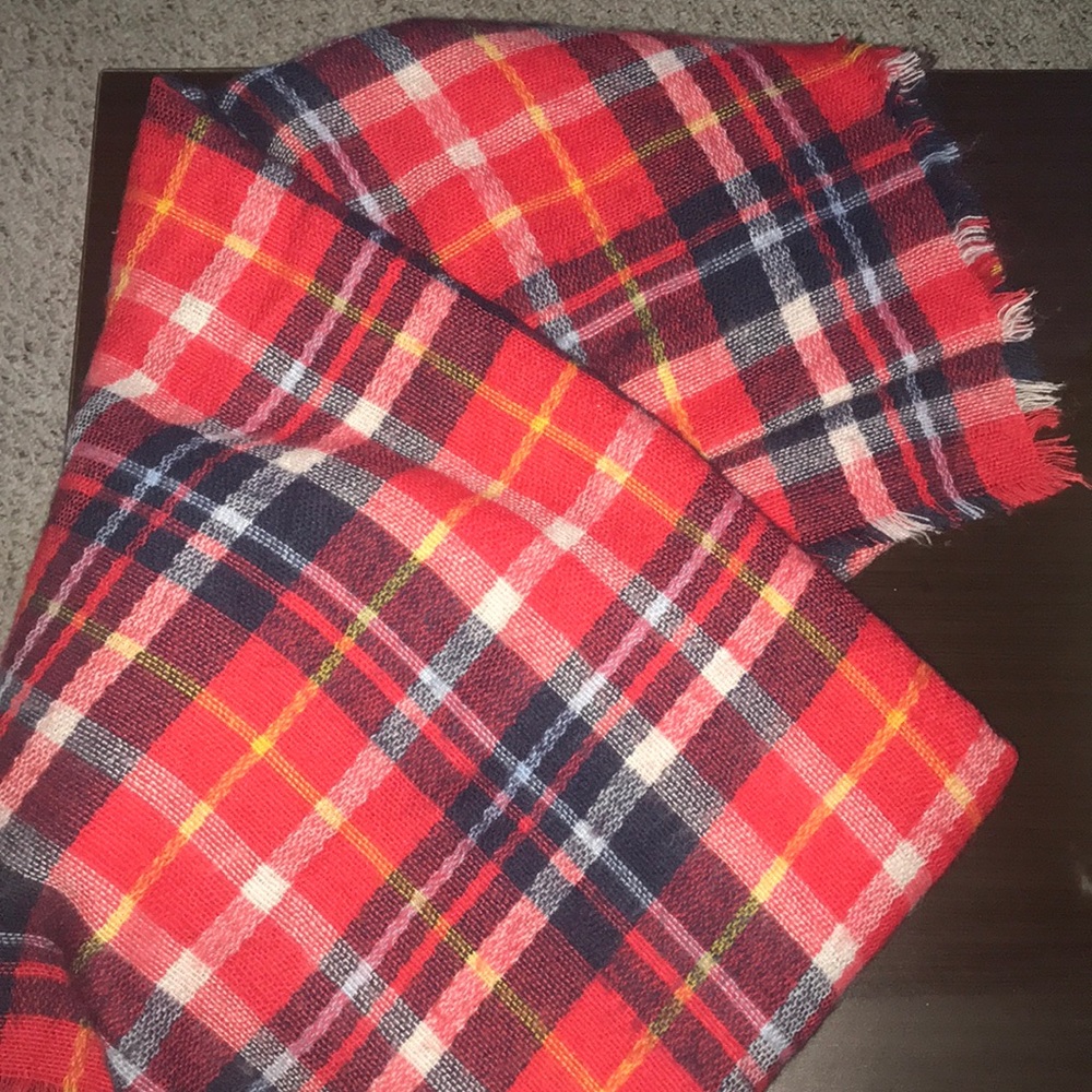 American Eagle red plaid blanket scarf